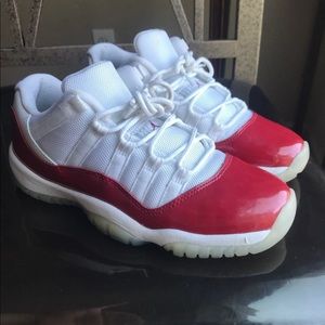 Jordan retro cherry low 11